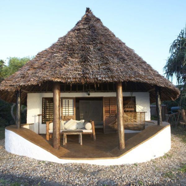 Matemwe-lodge-guest-room-exterior