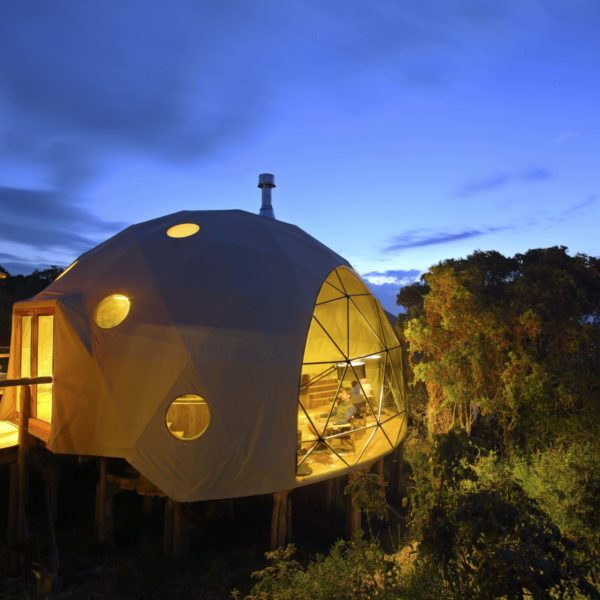 The-Highlands-lounge-dome-at-night