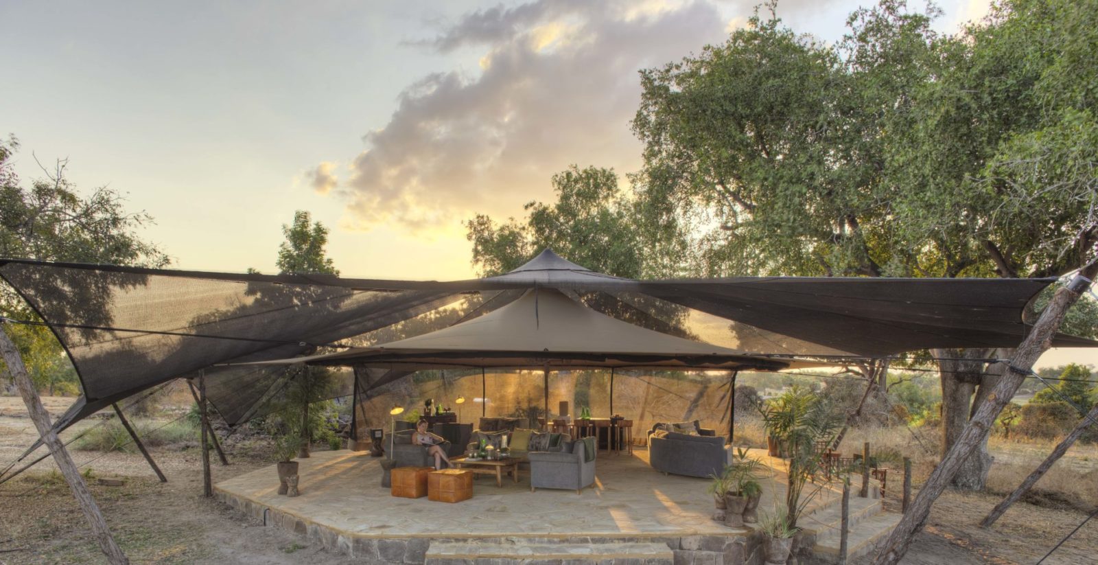 Roho ya Selous The Loung and Bar area