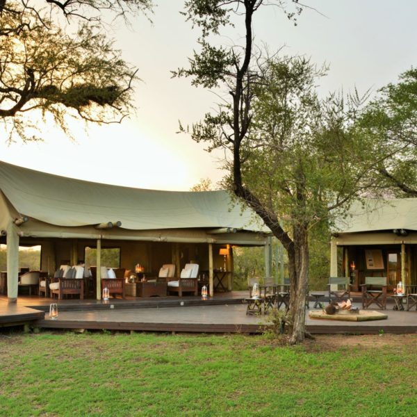 Plains Camp (home of Rhino Walking Safaris) - HR - Main Lodge 1